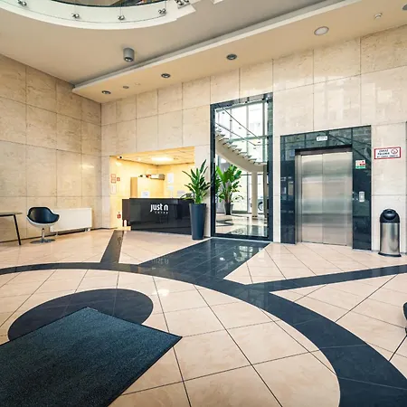 Center - Parking, Balcony, Workspace, Ac - By Rentujemy Appartement Wrocław
