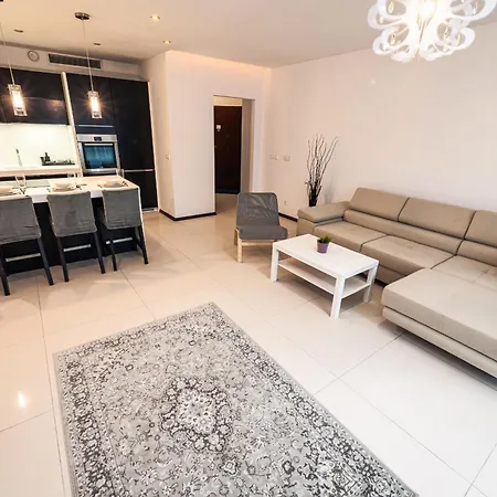 Апартаменты Center - Parking, Balcony, Workspace, Ac - By Rentujemy